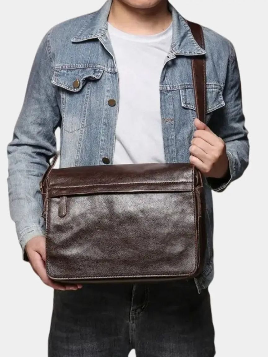 Finley & Family Timeless Leather Messenger Bag