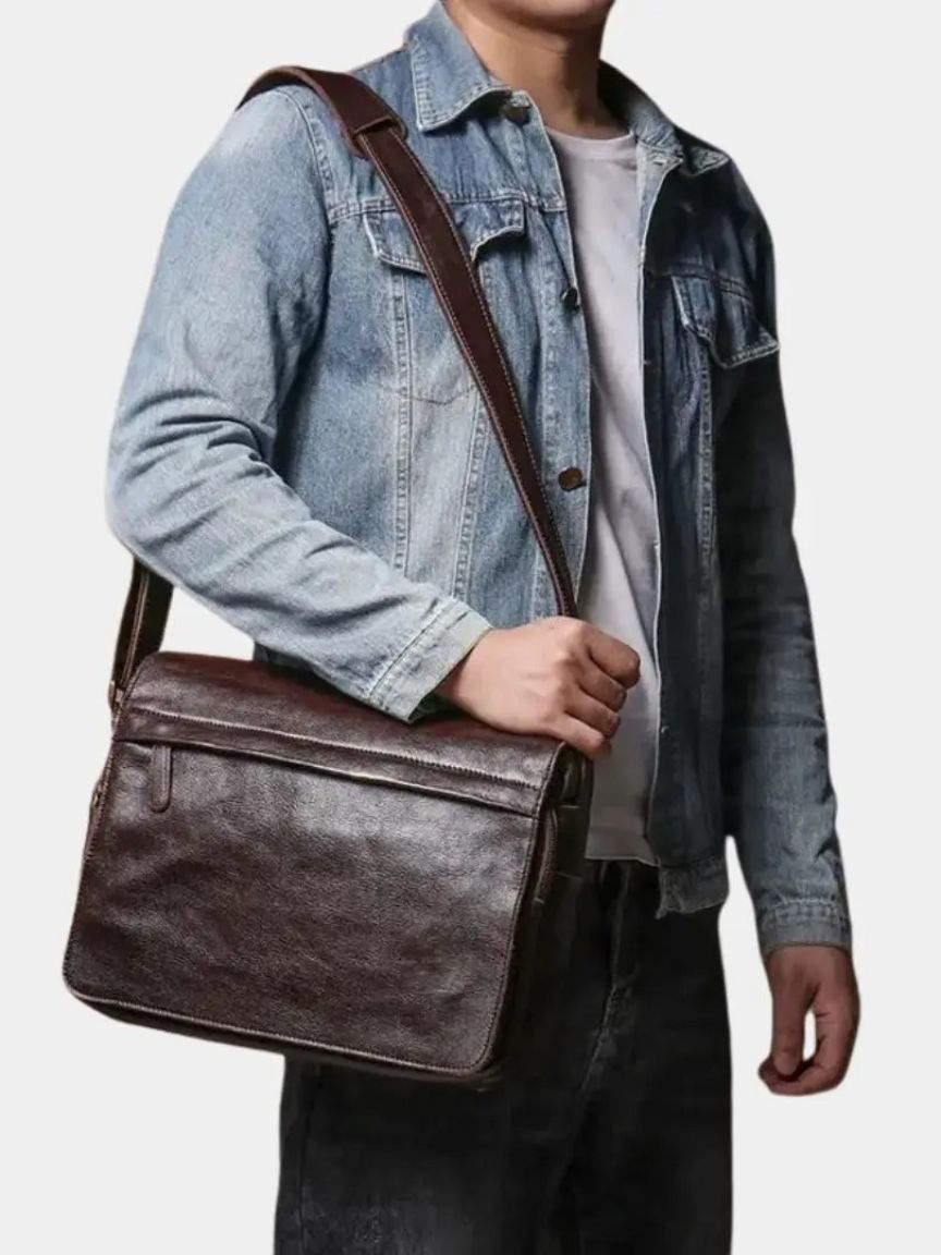 Finley & Family Timeless Leather Messenger Bag
